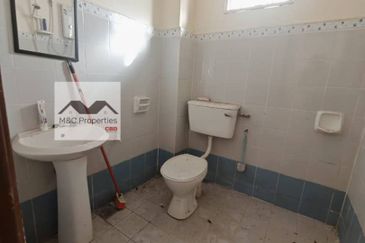 Taman Belimbing Heights 2 Storey Semi-D with Huge Parking Lot For Sale