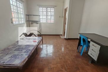 Taman Belimbing Heights 2 Storey Semi-D with Huge Parking Lot For Sale