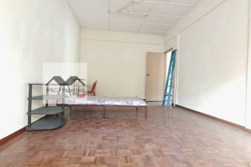 Taman Belimbing Heights 2 Storey Semi-D with Huge Parking Lot For Sale