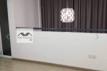 Straz Valley Nilai Service Residence Apartment Soho Unit For Sale!!