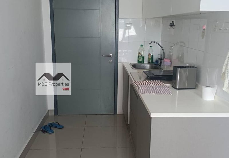 Straz Valley Nilai Service Residence Apartment Soho Unit For Sale!!