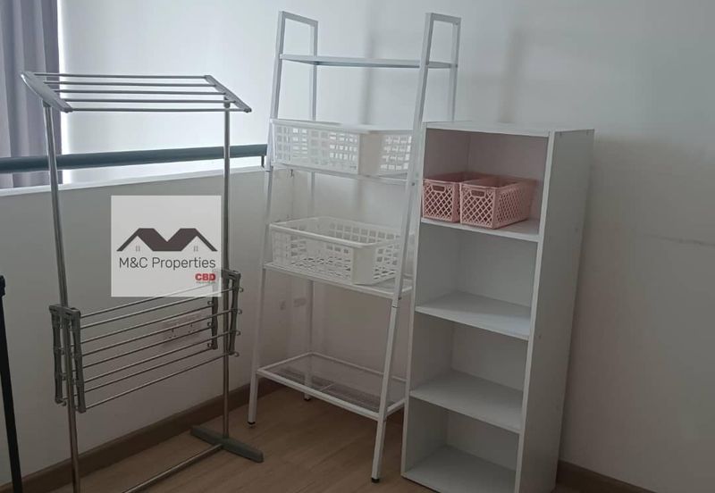 Straz Valley Nilai Service Residence Apartment Soho Unit For Sale!!