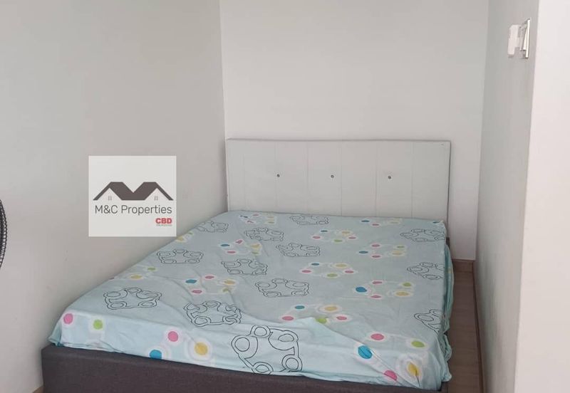 Straz Valley Nilai Service Residence Apartment Soho Unit For Sale!!