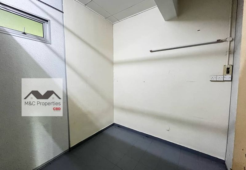 Lobak Seremban Town Facing Main Road First Floor Office For Rent