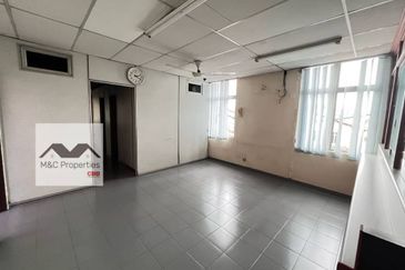Lobak Seremban Town Facing Main Road First Floor Office For Rent
