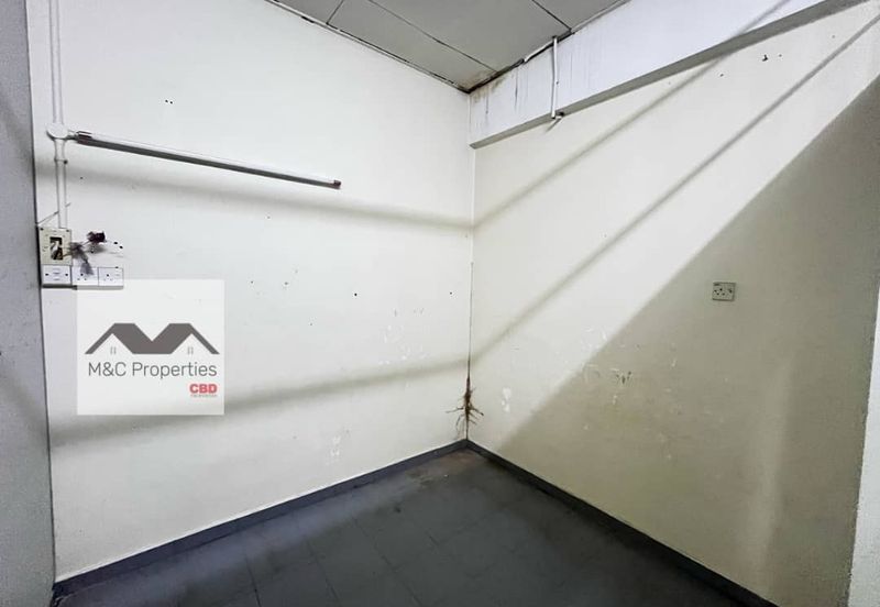 Lobak Seremban Town Facing Main Road First Floor Office For Rent