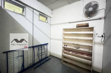 Lobak Seremban Town Facing Main Road First Floor Office For Rent