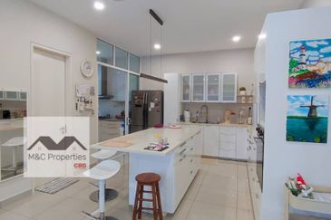 TAMAN BUKIT CHEMARA(CHEMARA HILL)