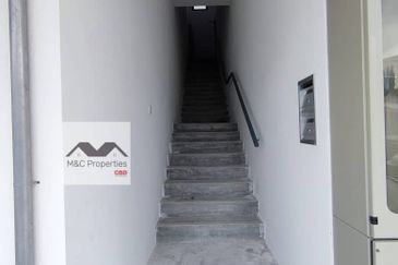 Ikon Centrio End Lot 2.5 Storey 33 x 75 Shop Lot Seremban 2 For Rent!!