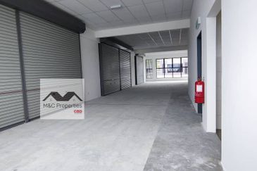 Ikon Centrio End Lot 2.5 Storey 33 x 75 Shop Lot Seremban 2 For Rent!!