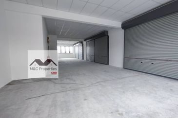 Ikon Centrio End Lot 2.5 Storey 33 x 75 Shop Lot Seremban 2 For Rent!!