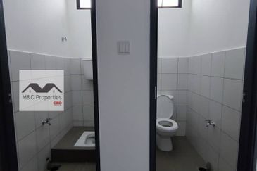 Ikon Centrio End Lot 2.5 Storey 33 x 75 Shop Lot Seremban 2 For Rent!!