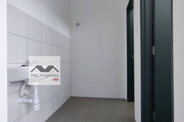 Ikon Centrio End Lot 2.5 Storey 33 x 75 Shop Lot Seremban 2 For Rent!!