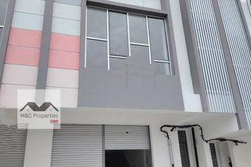 Irama Biz Brand New Facing Main Road 2 Storey Shop Office For Sale!!