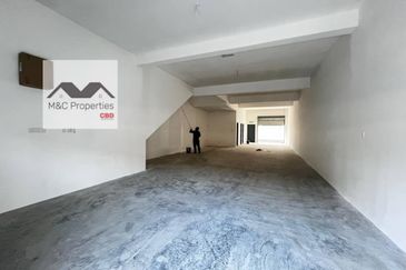 Side by Side 2 Unit 2 Storey Brand New Shop Office Ikon Centrio S2 !!