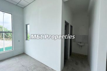Pusat Komersial Bukit Blossom Facing Road 2 Storey Shop Office Fr Rent