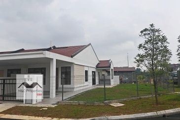 Nada Embun Corner Lot Brand New 1 Storey Terrace Seremban For Sale!!
