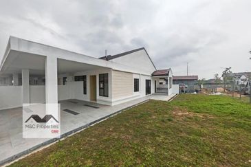Nada Embun Corner Lot Brand New 1 Storey Terrace Seremban For Sale!!