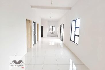 Nada Embun Corner Lot Brand New 1 Storey Terrace Seremban For Sale!!