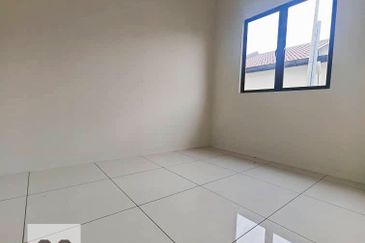 Nada Embun Corner Lot Brand New 1 Storey Terrace Seremban For Sale!!