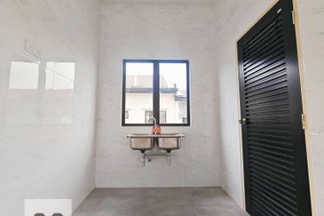 Nada Embun Corner Lot Brand New 1 Storey Terrace Seremban For Sale!!