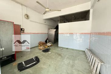 Seremban Town 2 Storey Shop Warehouse 20 x 65 With Extra Land For Sale