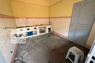 Seremban Town 2 Storey Shop Warehouse 20 x 65 With Extra Land For Sale