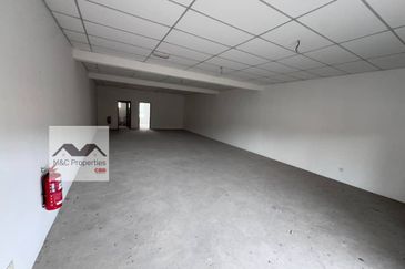 Pusat Perniagaan Lavender Heights Brand New Ground & First Floor Sale!