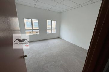 Pusat Perniagaan Lavender Heights Brand New Ground & First Floor Sale!