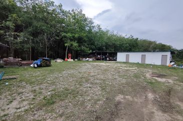 Industrial Land Facing Main Road 3.148 Acre Pekan Lukut For Sale!!