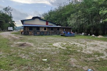 Industrial Land Facing Main Road 3.148 Acre Pekan Lukut For Sale!!