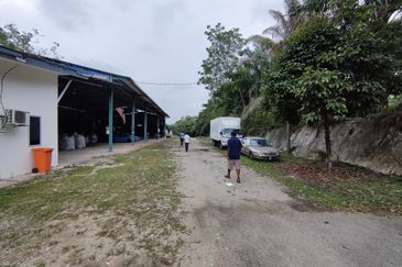 Industrial Land Facing Main Road 3.148 Acre Pekan Lukut For Sale!!