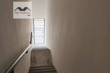 Irama Biz Sendayan Brand New 2 Storey Shop lot Seremban For Rent!!