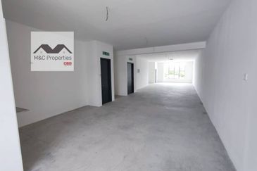 Irama Biz Sendayan Brand New 2 Storey Shop lot Seremban For Rent!!