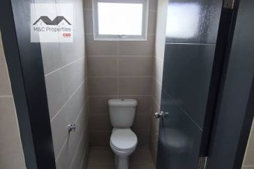 Irama Biz Sendayan Brand New 2 Storey Shop lot Seremban For Rent!!