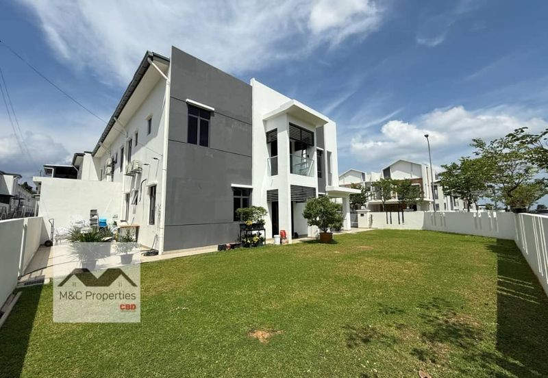 Arden Hills Corner Lot Renovated 2 Storey Terrace Seremban For Sale!!