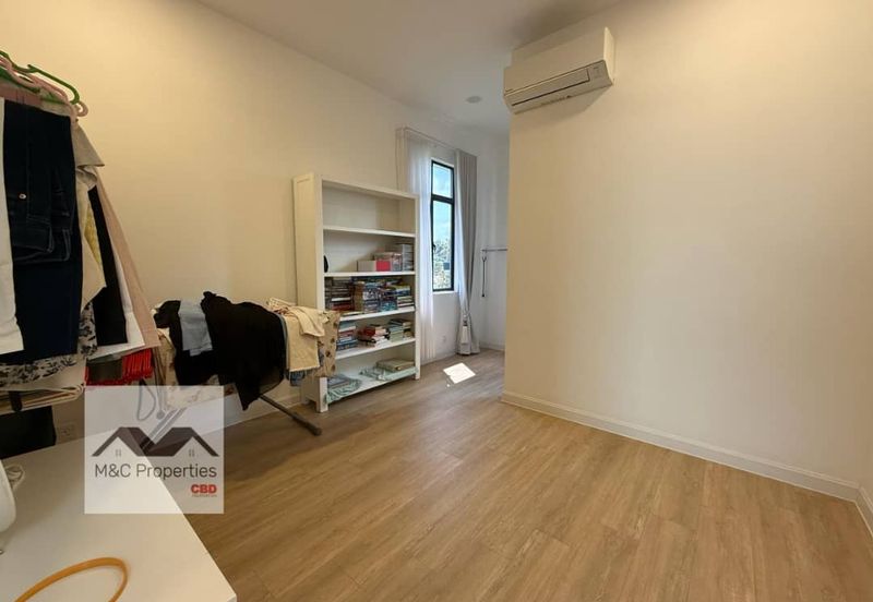 Arden Hills Corner Lot Renovated 2 Storey Terrace Seremban For Sale!!