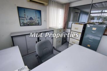 Jalan Zaaba Second Floor Furnished Shop Office Seremban For Rent!!