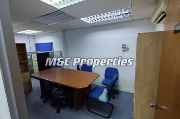 Jalan Zaaba Second Floor Furnished Shop Office Seremban For Rent!!