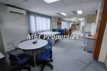 Jalan Zaaba Second Floor Furnished Shop Office Seremban For Rent!!