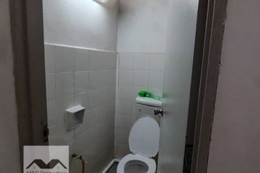 Oakland Commercial Centre