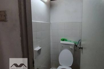 Oakland Commercial Centre