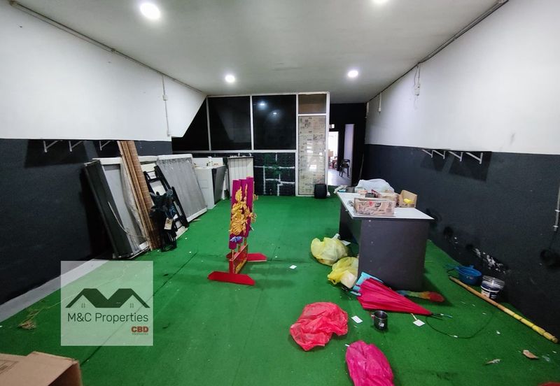 Taman Bidara Facing Main Road Ground Floor Shop Lot Rahang For Rent!!
