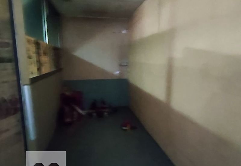 Taman Bidara Facing Main Road Ground Floor Shop Lot Rahang For Rent!!