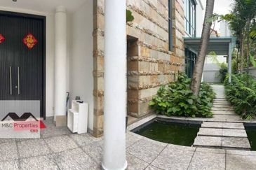 Mont Kiara 2 Storey Beautifully Bungalow Kuala Lumpur For Sale!!