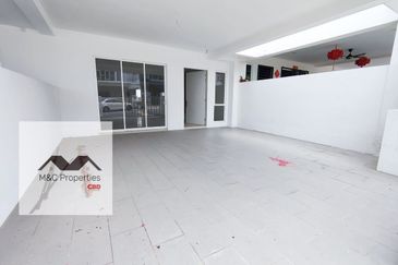 Damaris @ Ara Sendayan