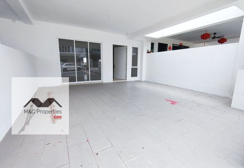 Damaris @ Ara Sendayan