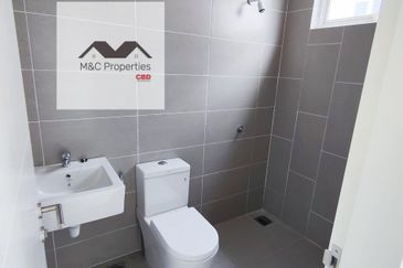 Damaris @ Ara Sendayan