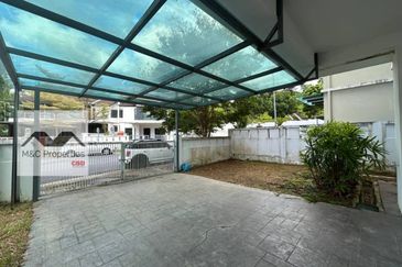 Serena 2.5 Storey Semi-D House Seremban 2 Heights For Sale!!