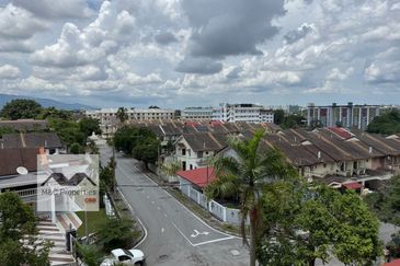 Bukit Delima Apartment Corner Basic Unit Seremban Town For Sale!!